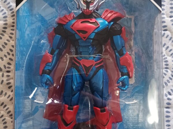 Superman Unchained Armor DC Multiverse — Boneco Raro
