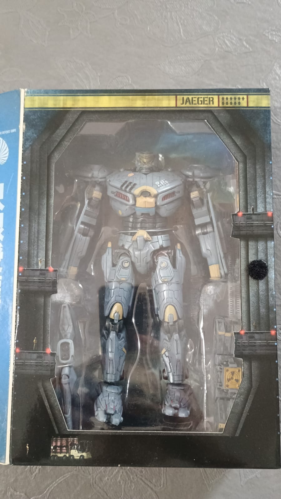 Striker Eureka Pacific Rim NECA - Jaeger Colecionável - vista principal
