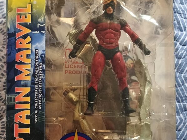 Capitão Marvel Marvel Select Diamond Select de 2012 - foto 1 - HelioBrinquedos