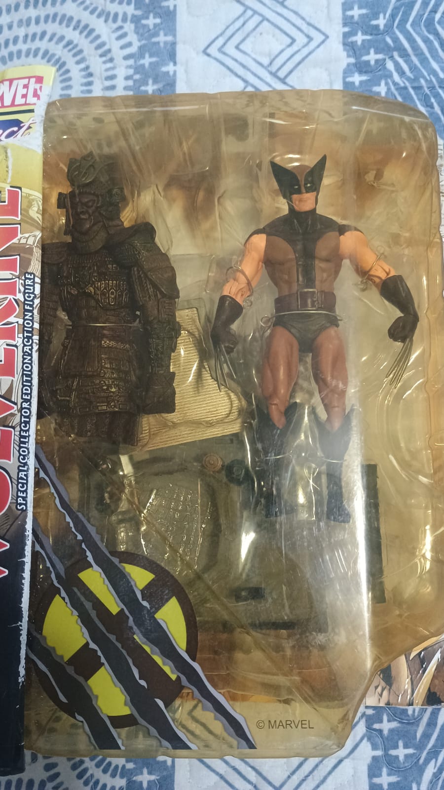 Wolverine Uniforme Marrom Marvel Select com Samurai - detalhe 2