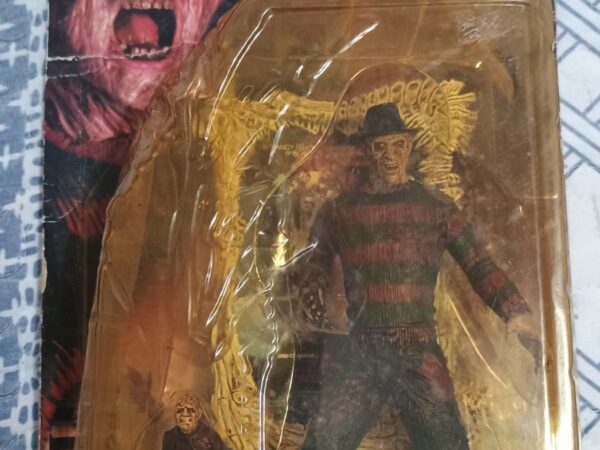 Freddy Krueger Movie Maniacs McFarlane Toys - foto 1 - HelioBrinquedos